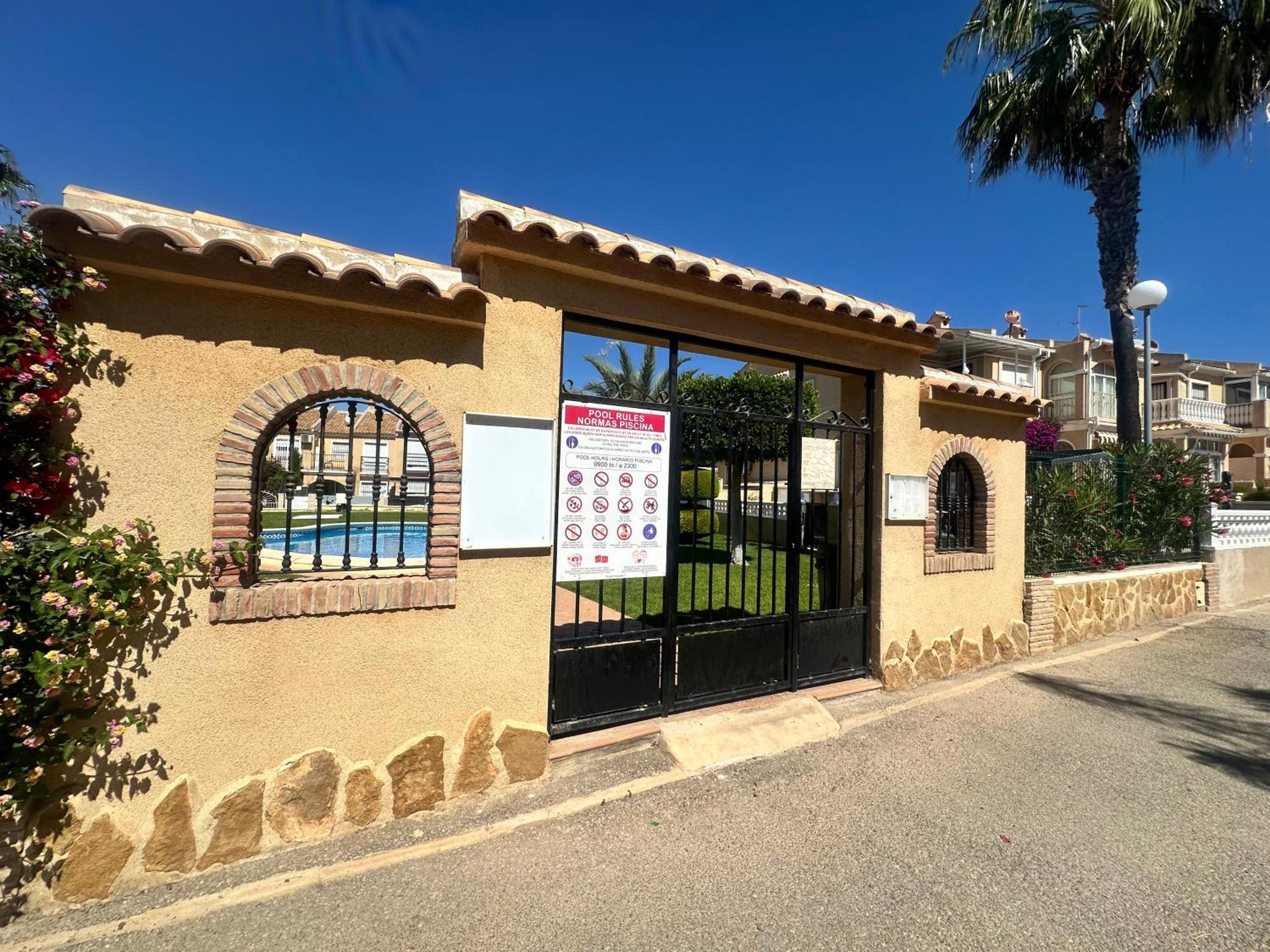 Homely Apartments Royal Torrevieja Exterior photo