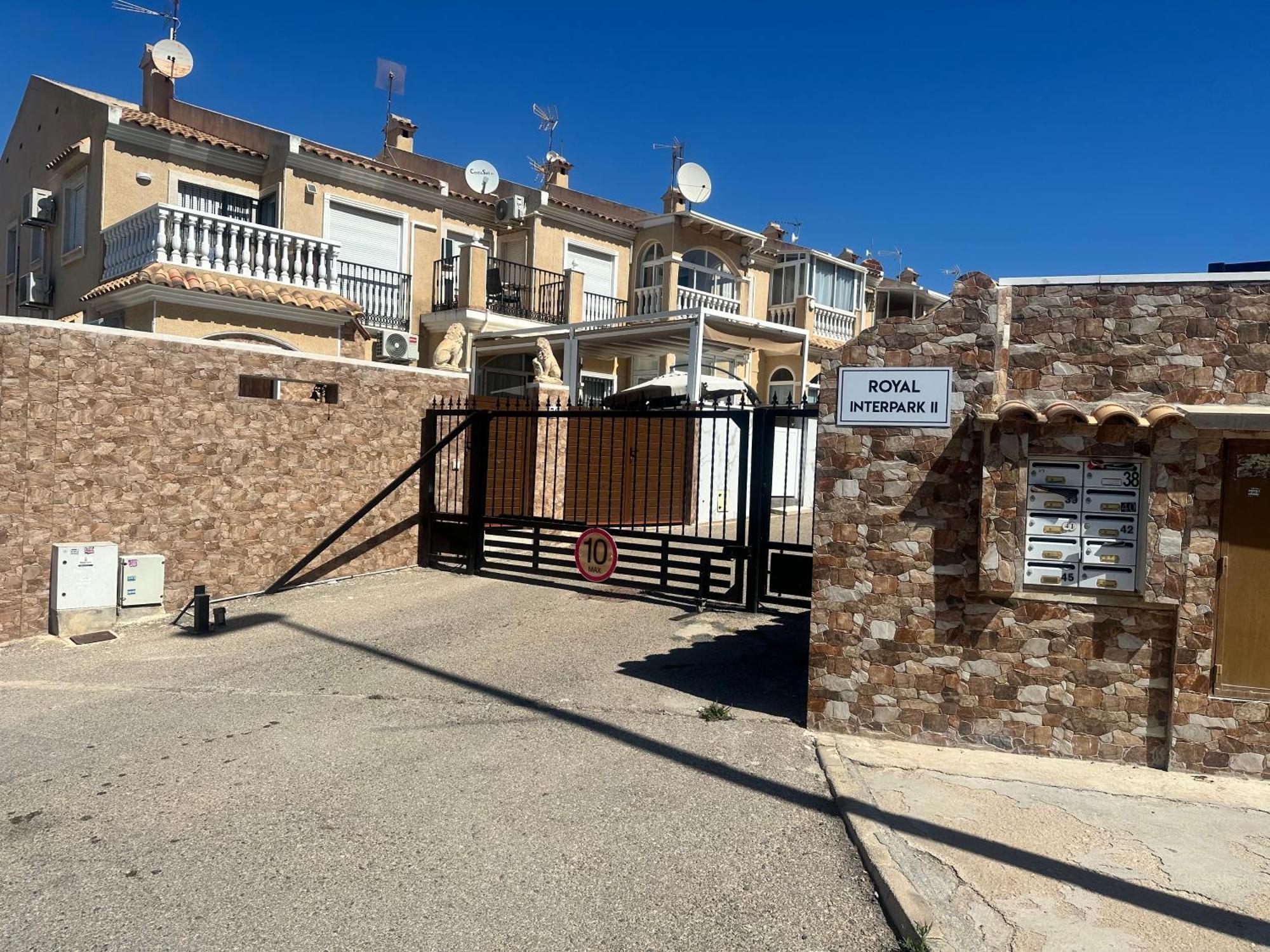 Homely Apartments Royal Torrevieja Exterior photo